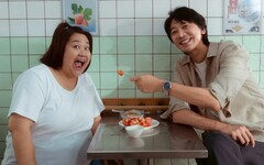 36公分最萌身高差 鍾欣凌、信《藍調時光》嘉義約會噴「粉紅泡泡」