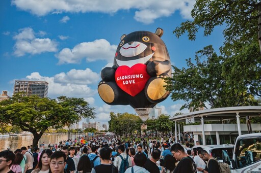 高雄熊熱氣球人氣夯！9/18手刀搶票體驗月球之旅 湧入人潮