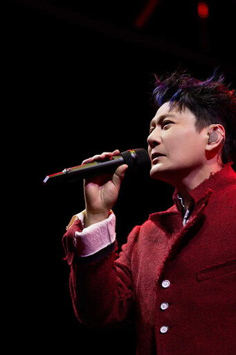 太狂！張信哲破記錄 首位杜拜開唱華語歌手