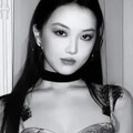 清秀長相像爸媽 王菲女兒李嫣抽煙網熱議