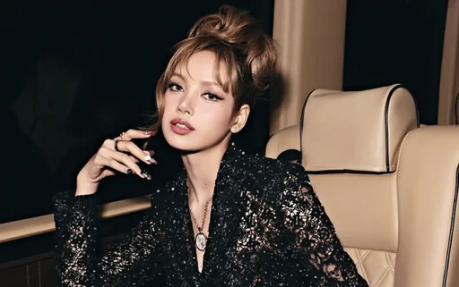 Lisa惹禍上身!內褲印民權之母挨批:不尊重
