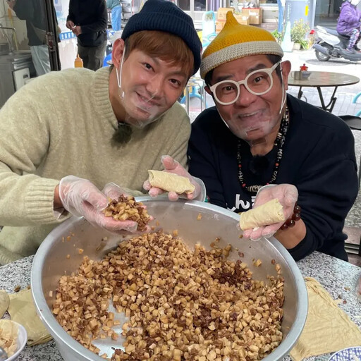 不搶鑽轎腳 許效舜、威廉朝聖「粉紅超跑」