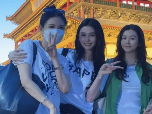 最美星二代!邱淑貞同框2神顏愛女