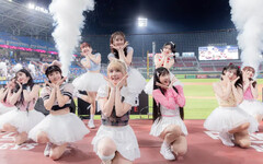 超萌戰袍曝光!樂天女孩「露比醬」掀高潮