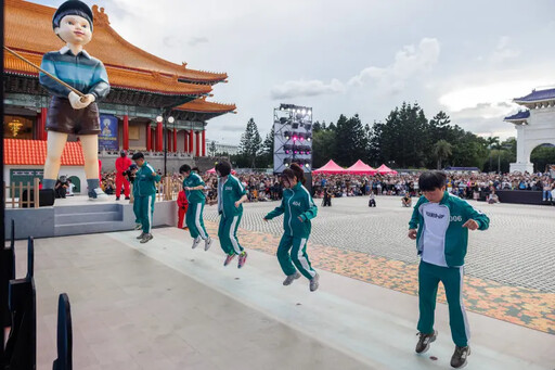 英熙哲秀擁萬人朝聖 女神一粒到現場嚇壞