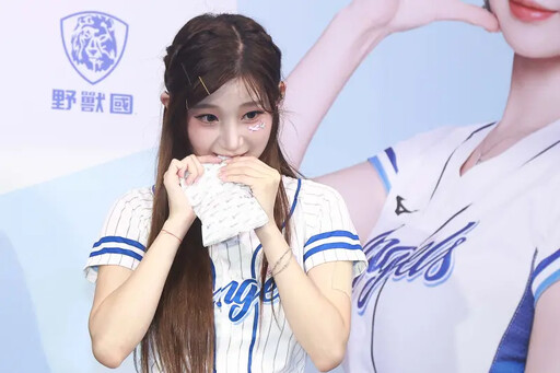 狂粉下跪求婚引驚呼 李珠珢落地直奔信義區
