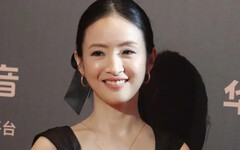 美肌濾鏡全關！林依晨穿深V禮服登金雞紅毯