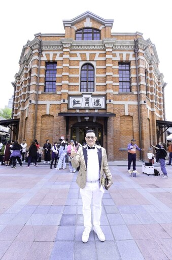 邱火金「拚落去」再創歌唱事業高峰｜音樂才子西門紅樓會歌迷現場擠爆