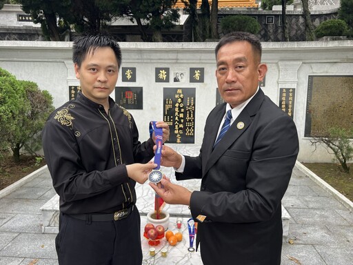 不可能的尋墓任務」YouTuber 創作者「司徒建銘」丨替泰北孤軍第二代圓夢