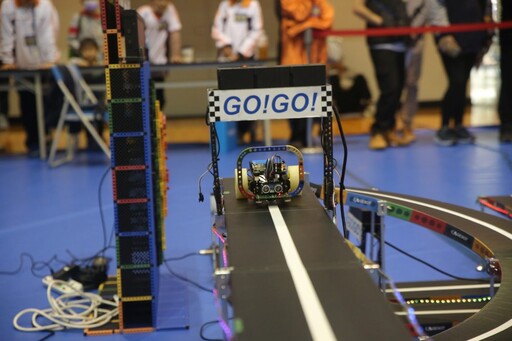 新竹科技盃機器人全國挑戰賽 科技寶經典三大競賽、AI產業分階育人才