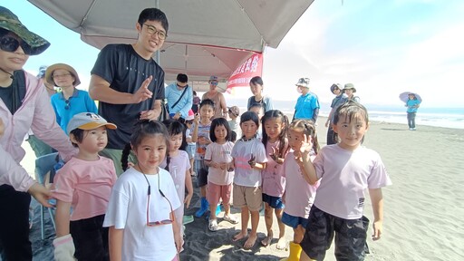 影音/中道幼兒園小勇士挑戰牽罟 後埤社區老漁夫大喊讚!