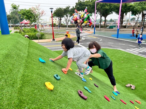 社頭公園新設大型共融式兒童遊具 園區內融入交通安全元素