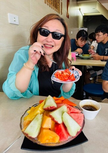 學霸歌手此生首次進夜店? 鄭怡人生解鎖Pub演唱獻高雄