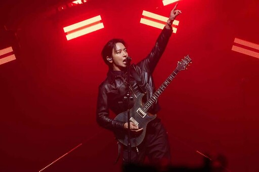CNBLUE高雄開唱 鄭容和撩喊:真的真的我愛你們!