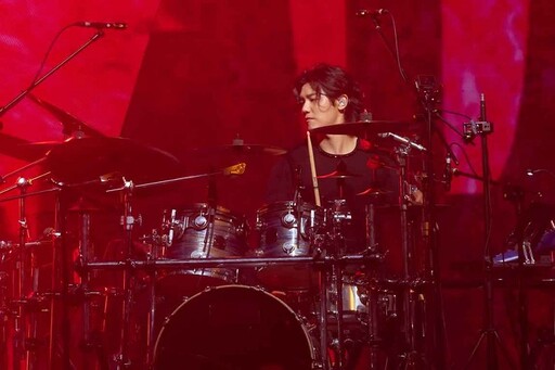 CNBLUE高雄開唱 鄭容和撩喊:真的真的我愛你們!