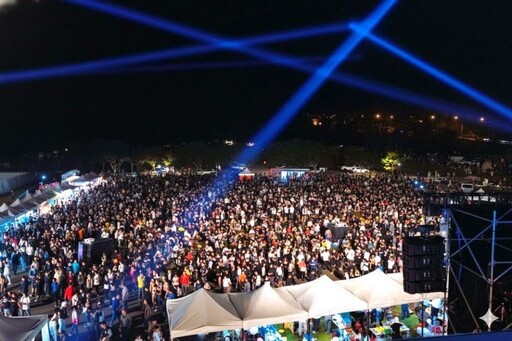 NTSO臺灣管樂團 壓軸開演 璀璨煙花點亮日月潭夜空