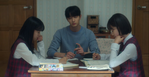 副刊／採集有妳的時間，組成了我的生命——《妳和其餘的一切》