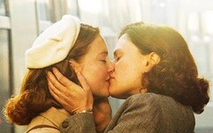 副刊／《蜜・密》（Tell It to the Bees）：讓我們赤腳跳舞、採集甜蜜！