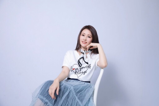 佐藤麻衣榮耀擔任iROO公益大使 簽約鏡藝宏海隆重出發