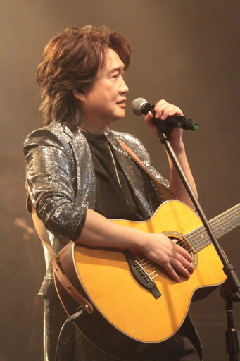 為96歲鐵粉開唱 周治平演唱會衆星天后雲集