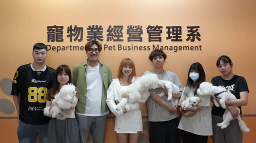 比熊到台北海大開課當新媒體學程講師