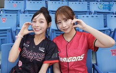 日本AKB48前成員鈴木優香 來台球場追星探班啦啦隊大人物？