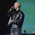 崔鐘顯退伍後首登舞台！創造誠意滿滿中文 台語全都來！