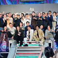 不畏酷暑《角頭－鬥陣欸》掃街拜票擠爆西門町！鄭人碩放送粉絲飛吻 張懷秋狂吸民眾尖叫