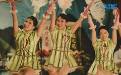 台下觀眾狼嚎吼叫聲不斷 工作人員趁亂告白9m88：我愛妳！