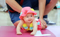 今夏最萌BabyRUN+寶寶運動會今登場！近四百位比基尼泳裝寶寶大集合