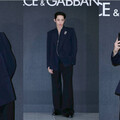 「江南太子」李洙赫訪台、數度90度鞠躬超親民！一身Dolce&Gabbana俐落帥氣炸裂全場，現場粉絲嗨爆