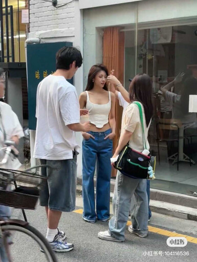 47歲河智苑近照瘋傳!低胸爆乳、性感螞蟻腰掀熱議,網驚呼:根本20世代少女