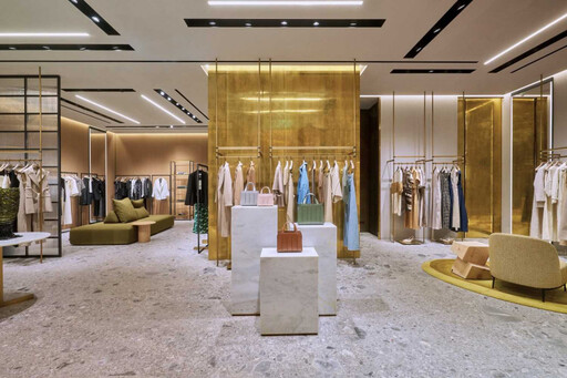 楊謹華深V爆乳性感現身Max Mara,合體蔡詩芸、吳映潔比美!立體蝴蝶結造型、甜美氣場拉到最滿