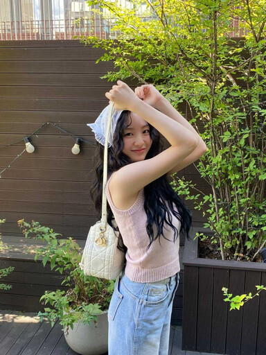 Jisoo、陳庭妮都愛這咖D-Motion!水桶包型、手提&肩背精緻又實用,根本最強穿搭神器