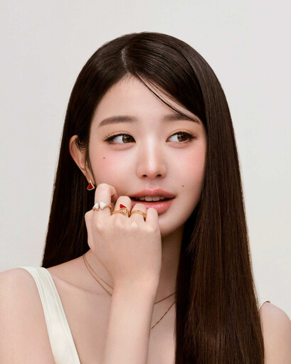 IVE張員瑛變身寶格麗小公主、仙氣優雅美出圈！從私服穿搭＋配件清單一次整理