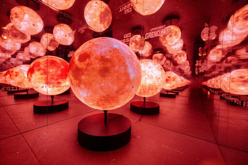 好逛好拍！全球獨家、只有一場，天梭表沉浸式光影限時特展必打卡～ARTIFACTS x VOWELS快閃店、潮流人必踩點