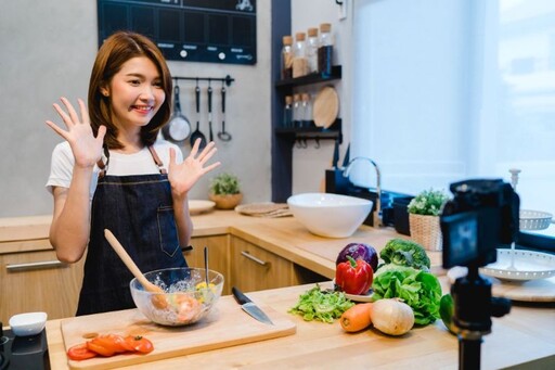 網紅行銷與直播購物調查揭密！30代女性成最大金主 單次消費破千元