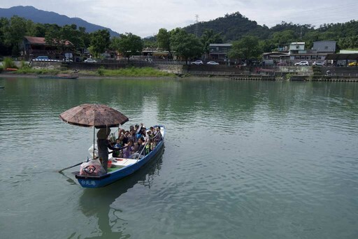 新北微笑山線「和美山碧潭擺渡+賞螢」浪漫啟航