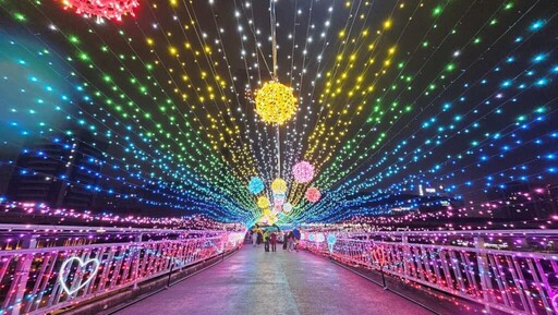 新北大都會公園夯 辰光橋光雕勇奪國際金獎