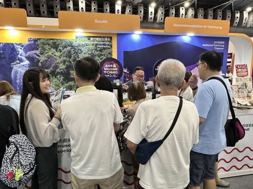 嘉義縣文化觀光局進軍新加坡旅展 讓世界看到台灣燈會