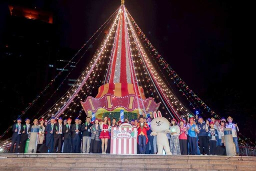 2025新北歡樂耶誕城 馬戲團開城秀揭開序幕