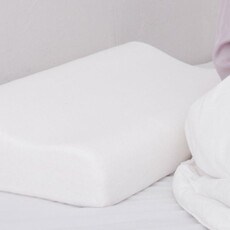 2023年10款記憶枕推薦｜蝶型、月型怎麼選？宜得利、枕好睡、好市多記憶枕評價