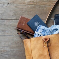 2023年10款旅行袋推薦｜防水、可折疊、大容量都有！HAPITAS、NIKE、UNO評價