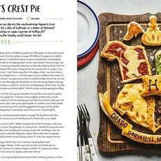 舌尖上的哈利波特：麻瓜必買！官方出的魔法界食譜書，海格的豐盛湯、無花果布丁都找得到