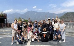 神山線國際同遊趣！喔熊組長與16國遊客暢遊霧台神山