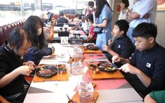 兒童節牛排店開幕 邀小朋友享用美味餐點