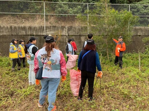 公私協力移除外來種植物 齊心守護石虎棲地