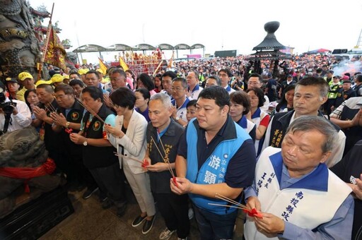 白沙屯媽祖駐駕受天宮回鑾起駕 縣長許淑華獻花送駕