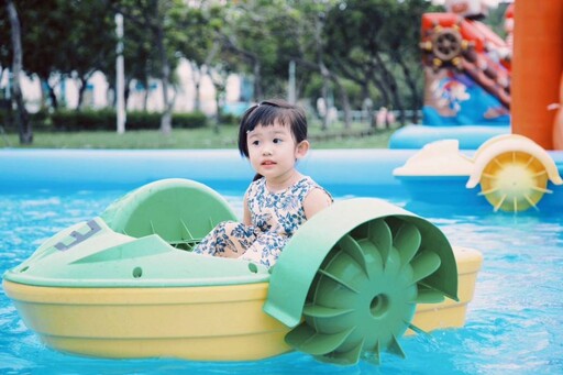 高雄「大樹水樂園」6 座大型戲水氣墊 8/30、31大小朋友免費玩