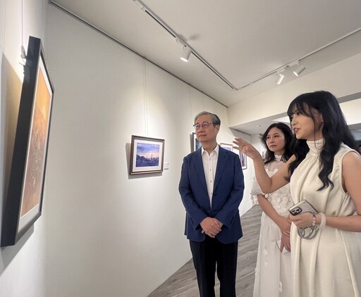 新住民畫展紀錄「台灣最美風景」 彭嵐：繪畫治癒我，留下對台灣和愛人思念